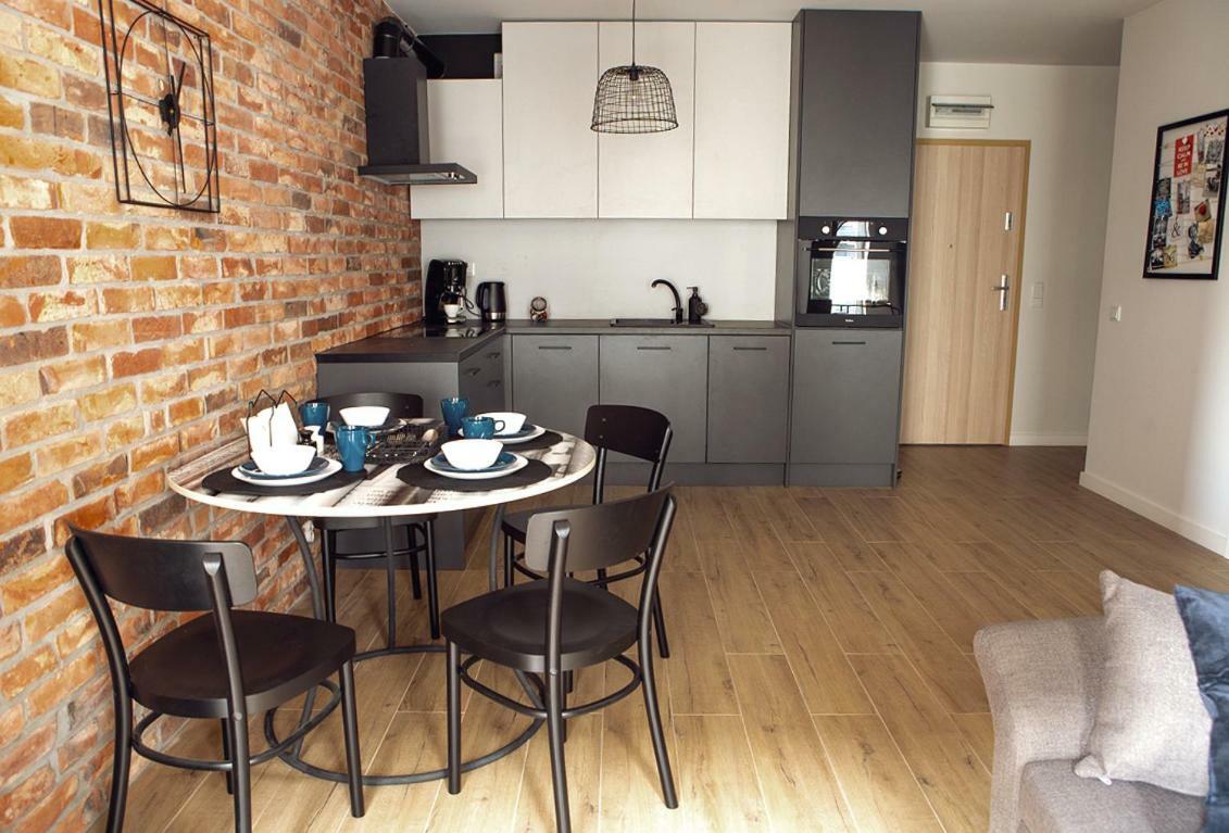 Concept Red Apartment Krasków Εξωτερικό φωτογραφία